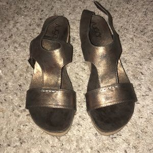 Gold and Brown wedges